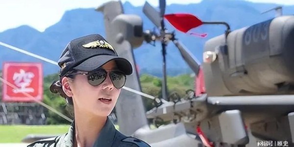 台军女飞行员郭文静：只要长官敢下令，我会毫不犹豫的击落歼20！