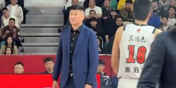 云开体育-比徐昕更惨！广东男篮离队第一人曝光，男篮国手打成二流中锋！