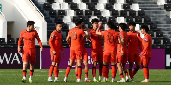 云开体育-U23国足VS乌兹别克：杨希复出，蒯纪闻+杨皓宇领衔，王钰栋冲锋