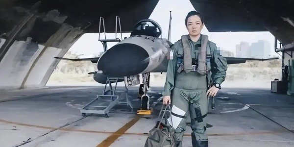 台军女飞行员郭文静：只要长官敢下令，我会毫不犹豫的击落歼20！